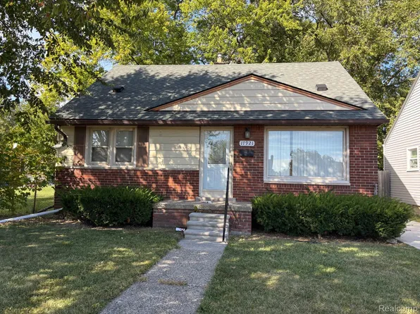 17921 Stephens Dr, Eastpointe, MI 48021