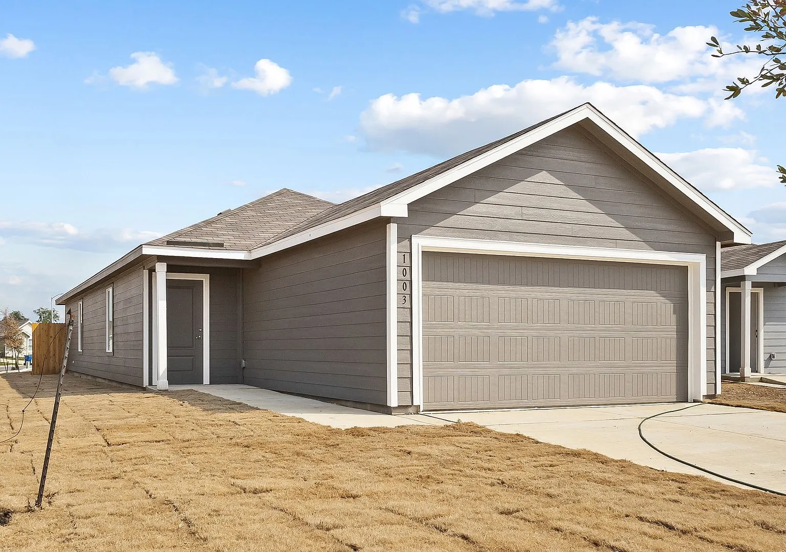 3 Bedroom 2 Bathrooms located in Mission Del Lago Subdivision ** Move-in deal** — Photo 2