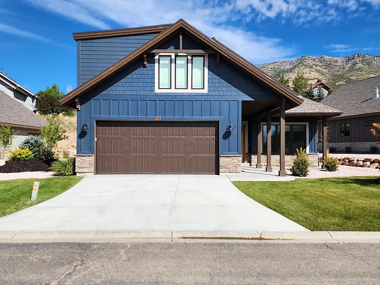 5979 E Big Horn Pkwy — Photo 1