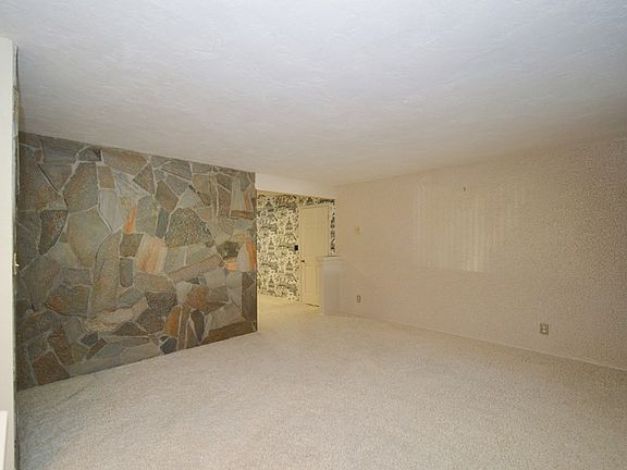 3rd image of 1045 Norton Ave