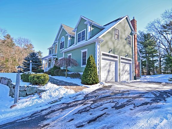 3rd image of 16 Oak Leaf Ln