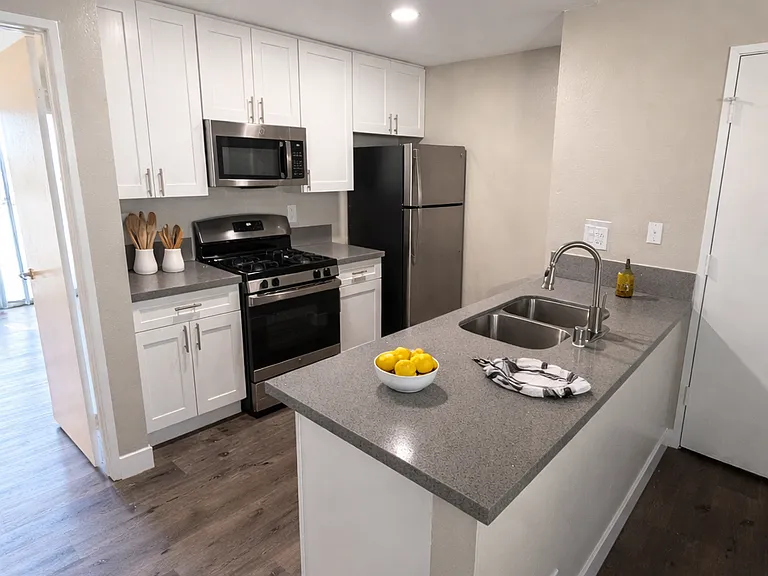Scripps Landing Apartment Homes — Photo 45
