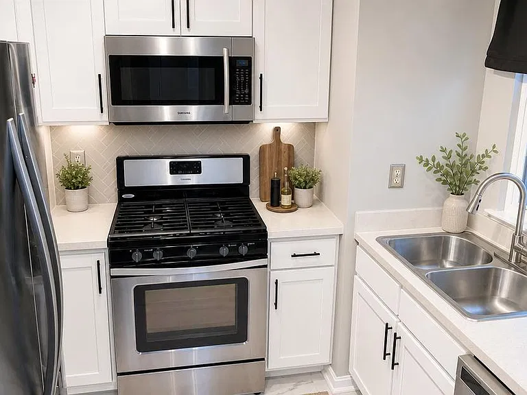 22963 Whitehall Ter — Photo 2