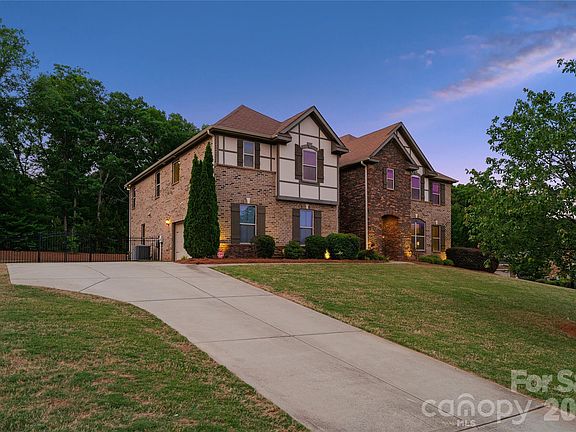 5th image of 726 Lingfield Ln