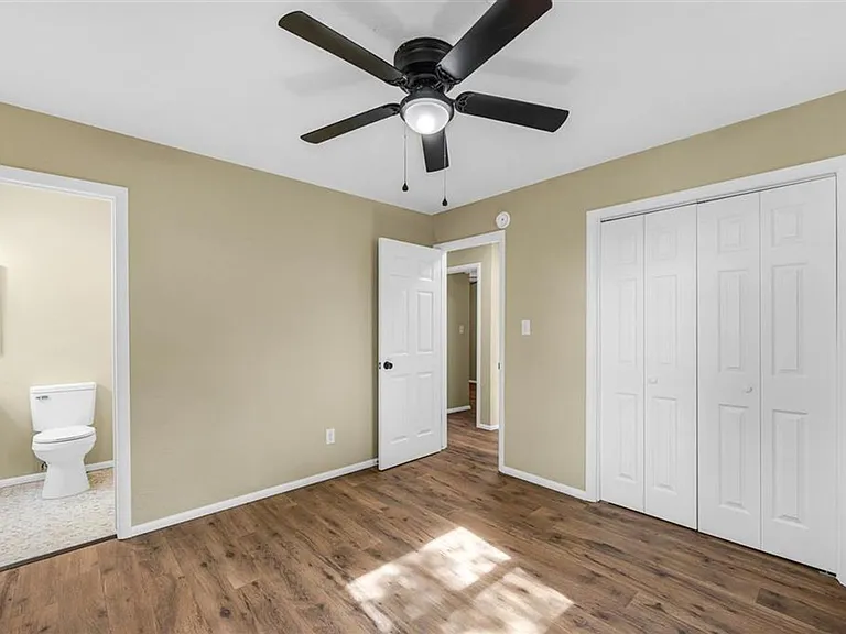 703 SE Sullivan Dr — Photo 12