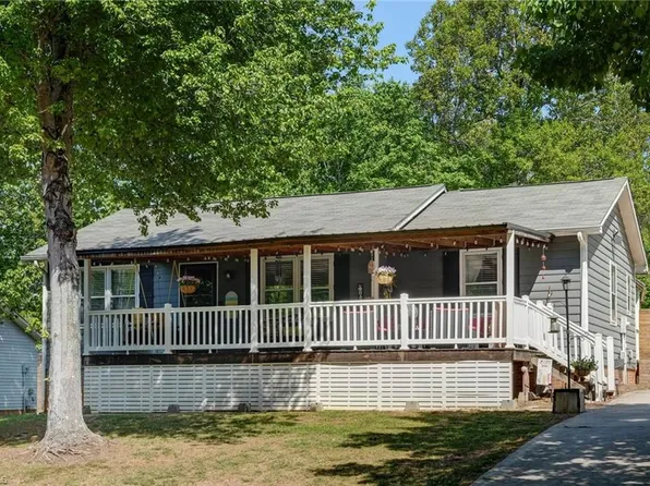 111 Shannon Ln, Eden, NC 27288