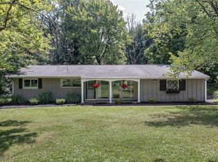 6822 Greenbrier Dr, Brecksville, OH 44141