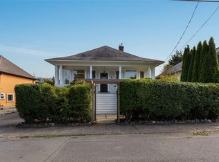 1817 Haultain St, Saanich, BC V8R2L3