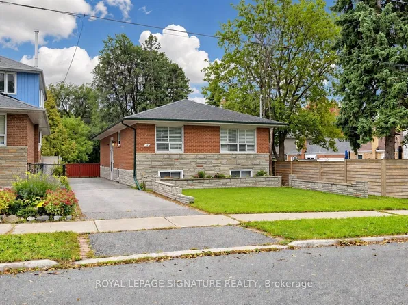 35 Florens Ave, Toronto, ON M1L 1R7