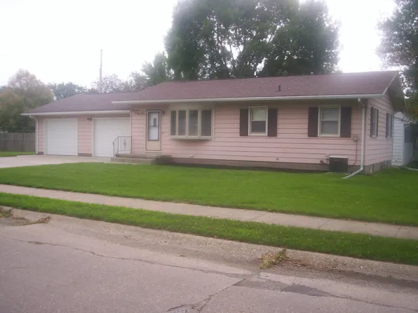 1145 11th Ave N, Clinton, IA 52732