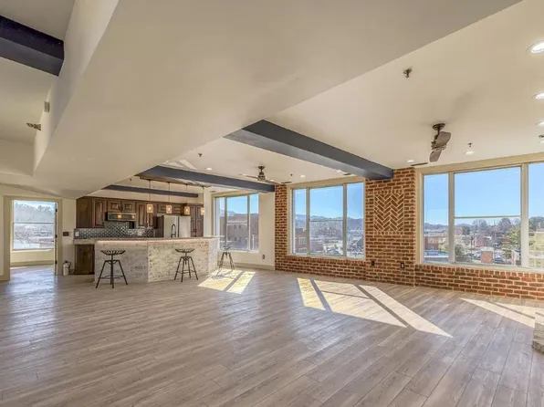 200 E Main St Suite 500, Johnson City, TN 37604