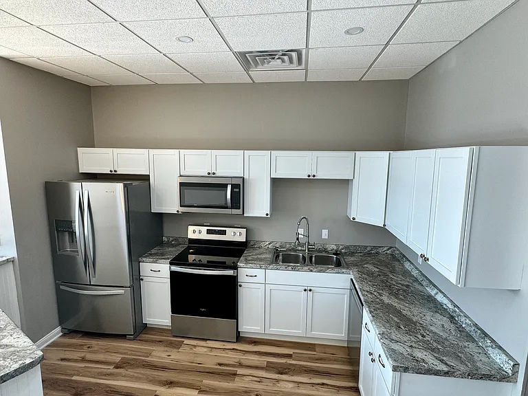 215 N Main St #B — Photo 5