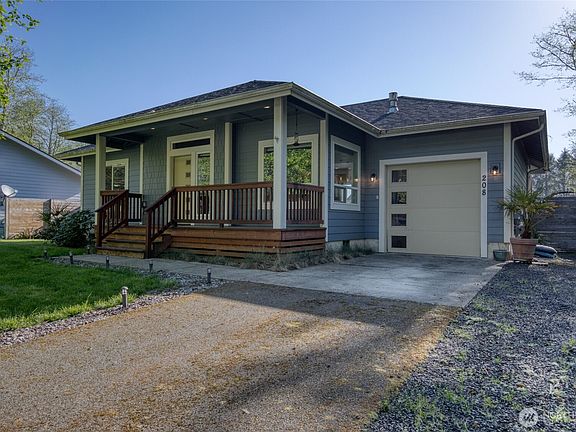 5th image of 208 Fisher Avenue NE
