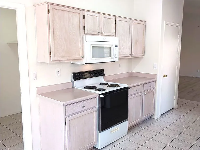 2450 S Apache Dr — Photo 6
