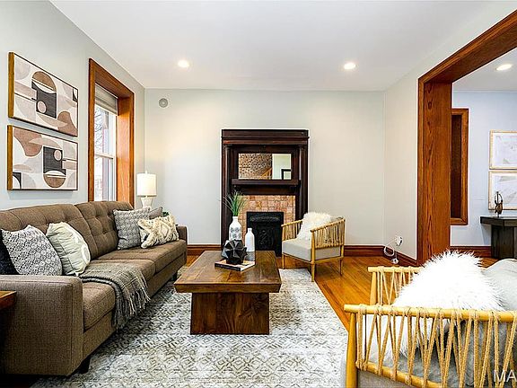 4th image of 3828 Fairview Ave