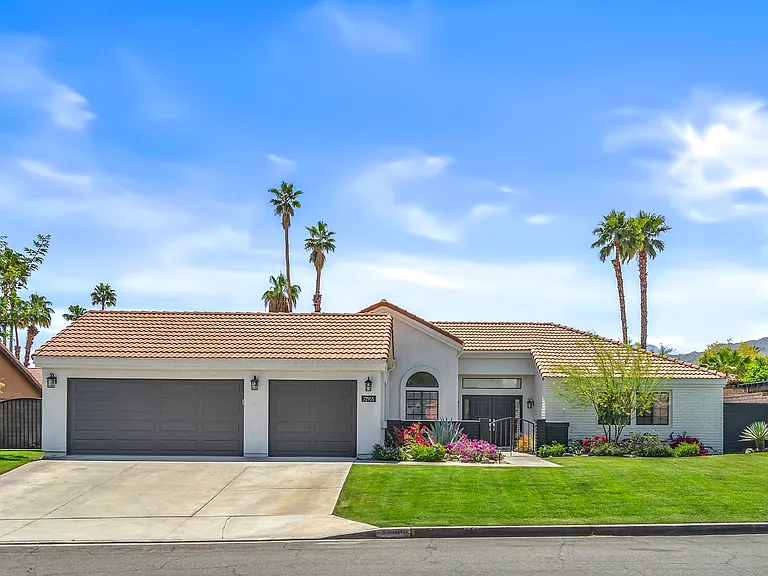 72955 Amber St — Photo 1