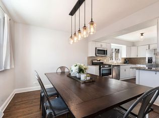 114 Elmwood Dr, Naperville, IL