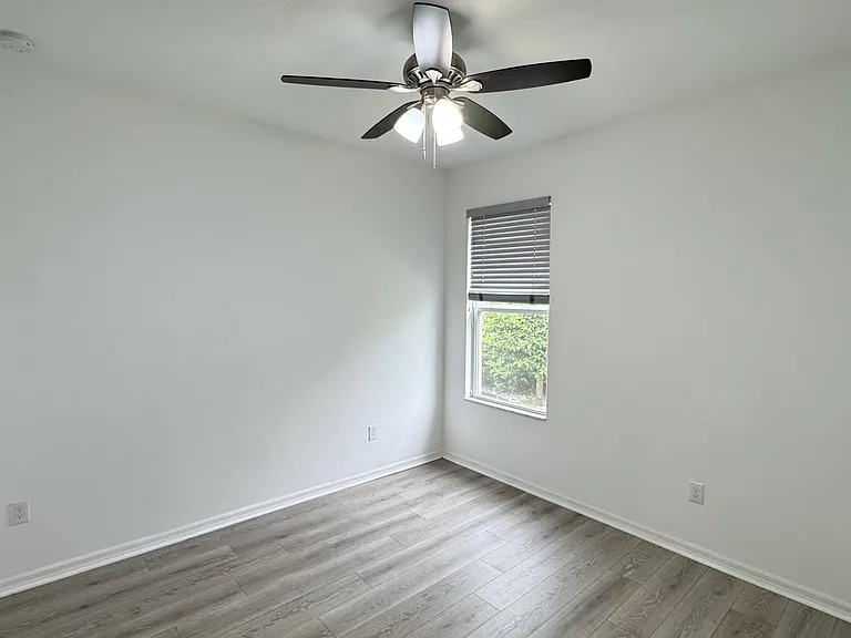484 Old Windsor Way — Photo 21