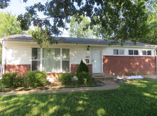 1313 Arrowhead Dr, Saint Louis, MO 63132