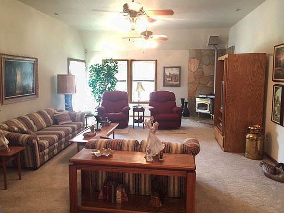 5th image of 575 Julia Cir