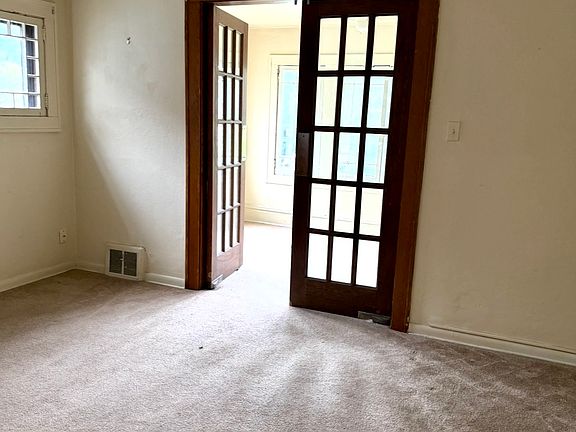 5th image of 276 Merriman Rd #2