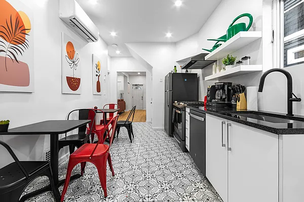 Rented by Aron Fried, LREB | media 9