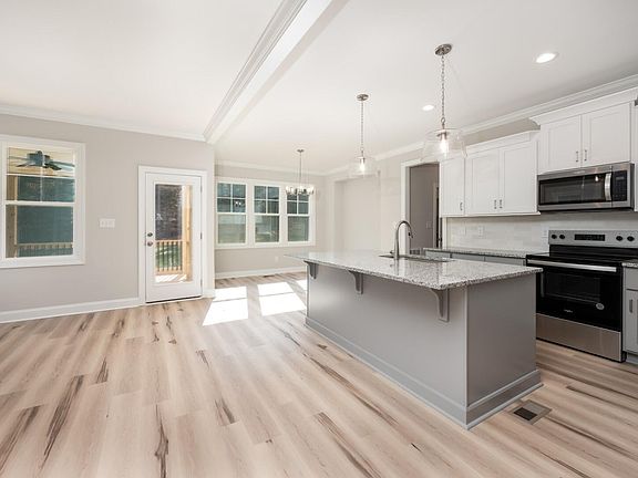 4th image of 95 Purslane Dr