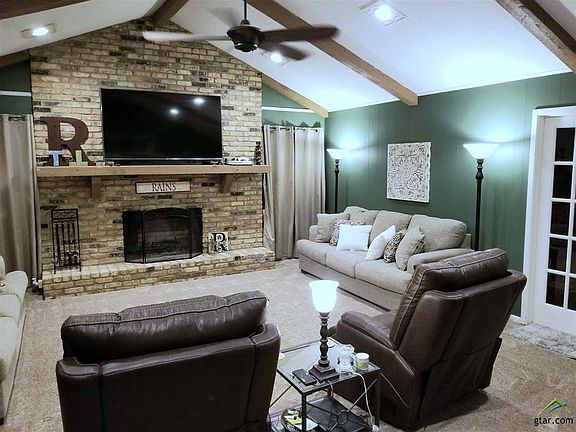 3rd image of 2823 Roanoke Ln