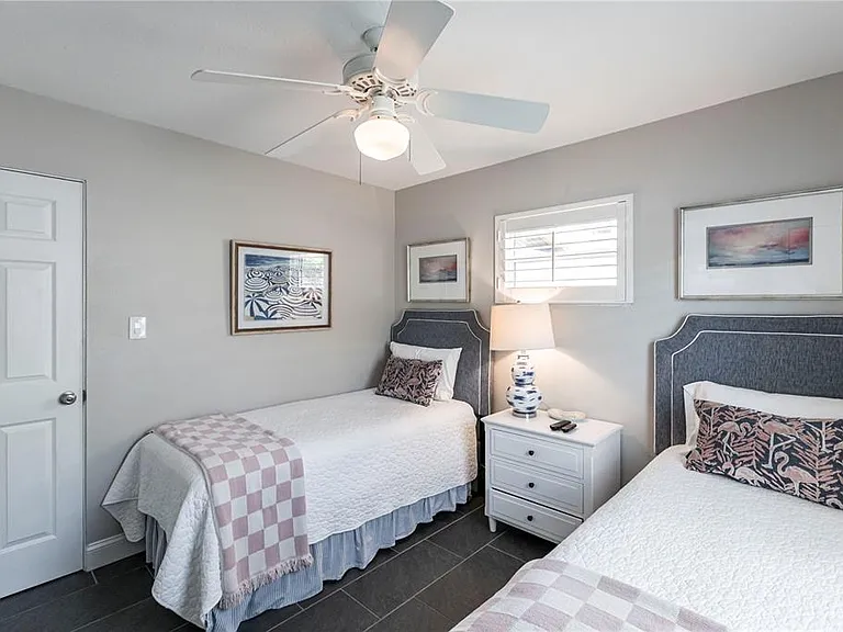 6020 Midnight Pass Rd #31 — Photo 12