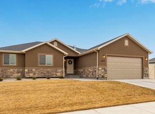 1214 E Hunter Ln, Eagle Mountain, UT 84005
