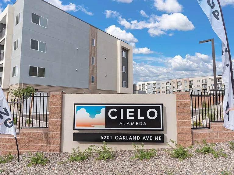 Cielo Alameda — Photo 53