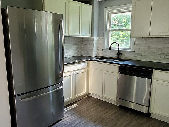 3rd image of 4028 S Minnie St