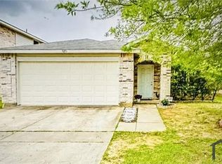 9213 Riding Stable Ln, Fort Worth, TX 76123