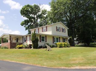 66 Amsterdam Rd, Grove City, PA 16127