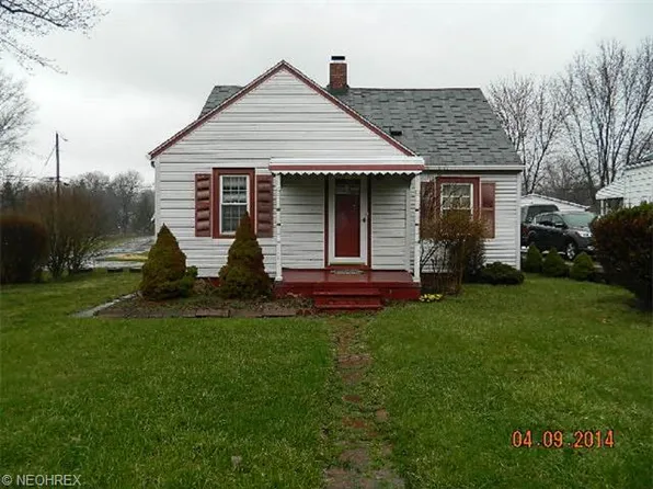 4507 Sumner St, Sheffield Village, OH 44054