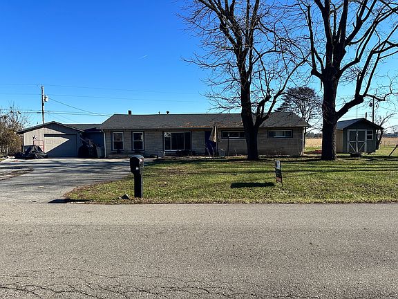 2nd image of 1982 N Beechbrook Dr
