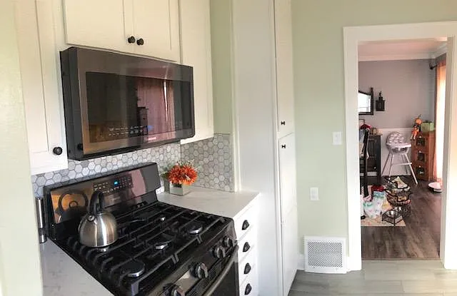 109 Franklin St — Photo 5