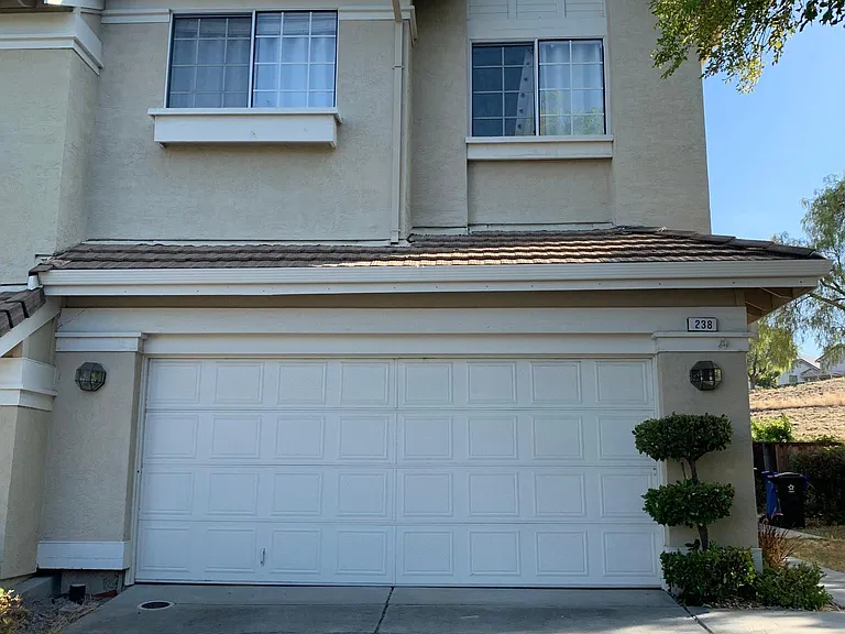 238 Racoon Ct — Photo 1