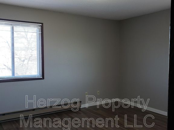3rd image of 310 Kenwood Dr APT 201