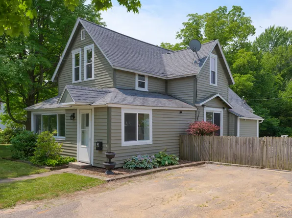 632 Broadway St, South Haven, MI 49090