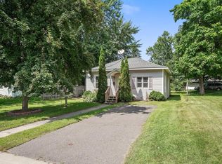 530 3rd Ave SW, Cambridge, MN 55008
