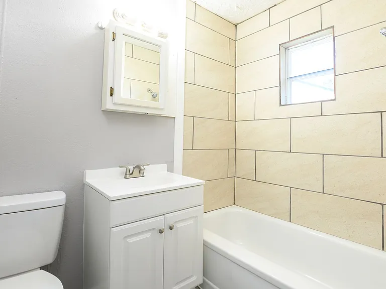 1037 S Vine St — Photo 7