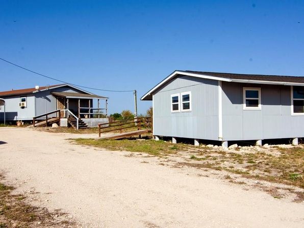 147 Lago Dr, Sandia, TX 78383