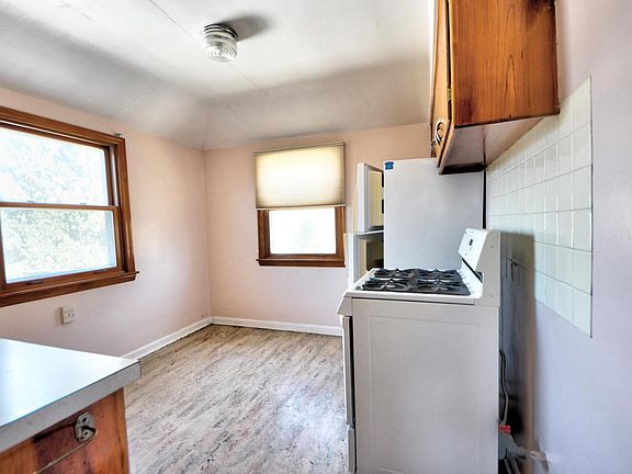 5th image of 1230 East Howard AVENUE #1232