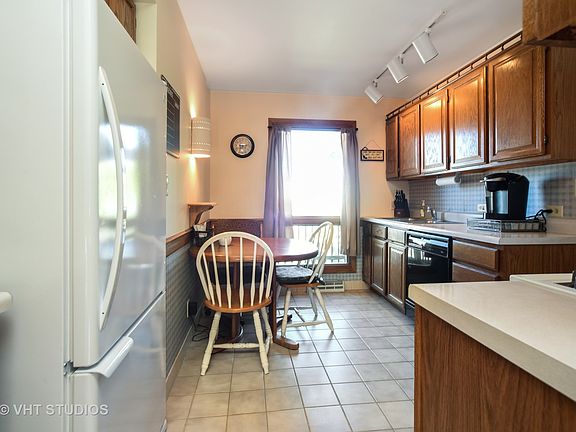 3rd image of 736 Hillside Ave