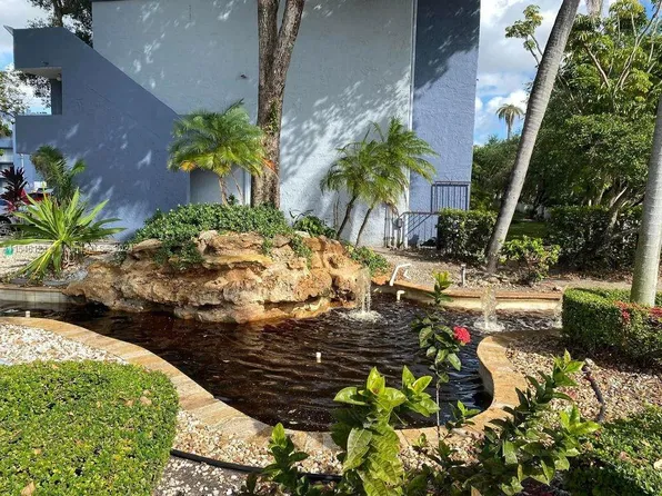 9365 Fontainebleau Blvd APT E236, Miami, FL 33172