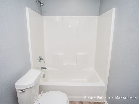 4th image of 1102 N Englewood Ave Unit B