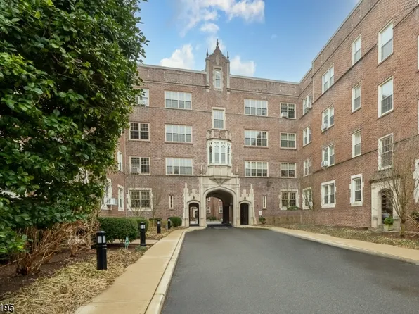 133 Summit Ave #23, Summit City, NJ 07901