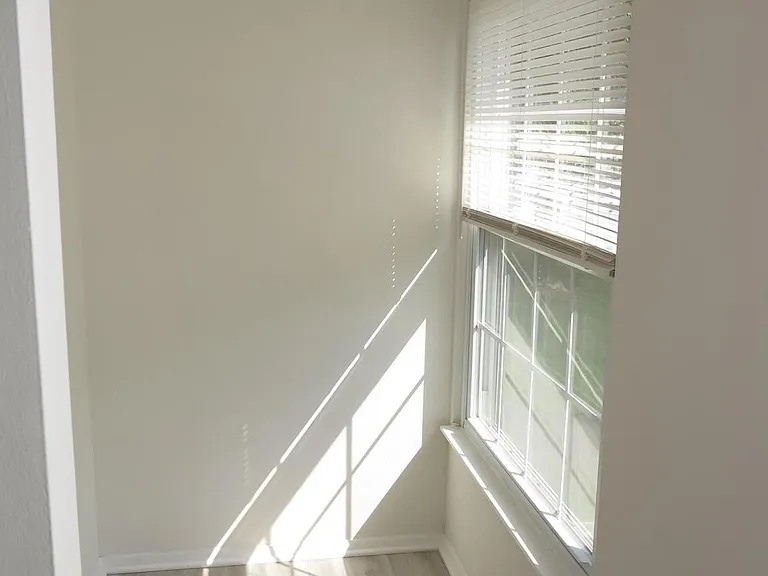8406 Woodford Ct — Photo 24