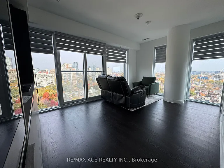319 Jarvis St #2010 — Photo 3